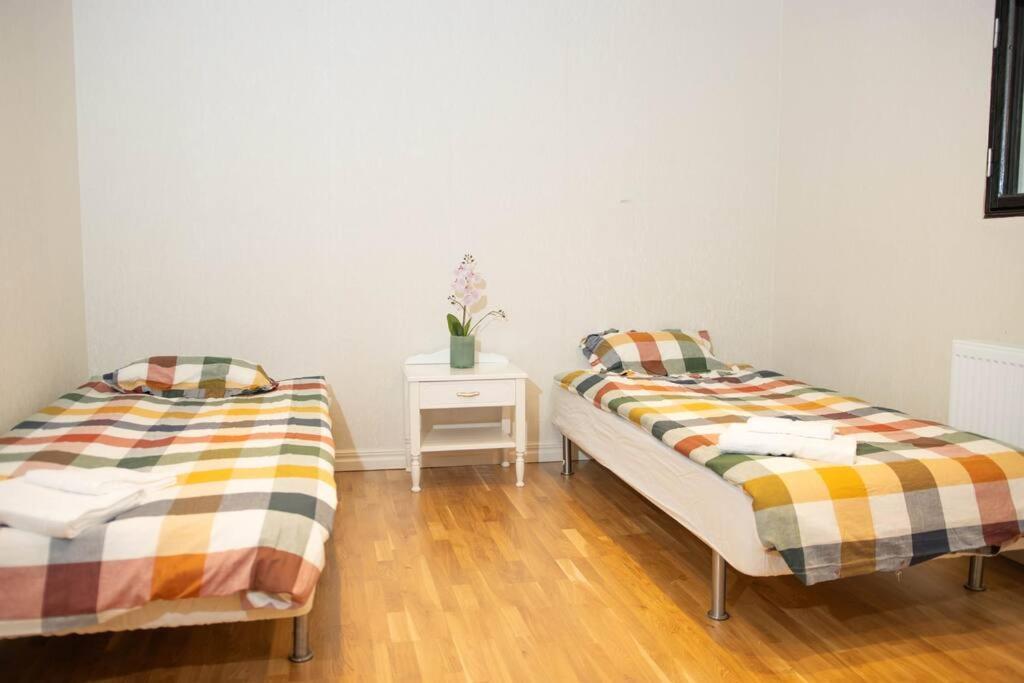 Historical Malt Factory Apartment, 6 Bedrooms, Sleeps 12 , Hot Tub Helsingborg Esterno foto