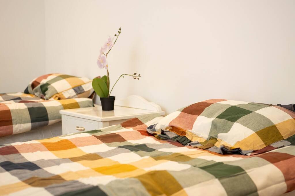 Historical Malt Factory Apartment, 6 Bedrooms, Sleeps 12 , Hot Tub Helsingborg Esterno foto