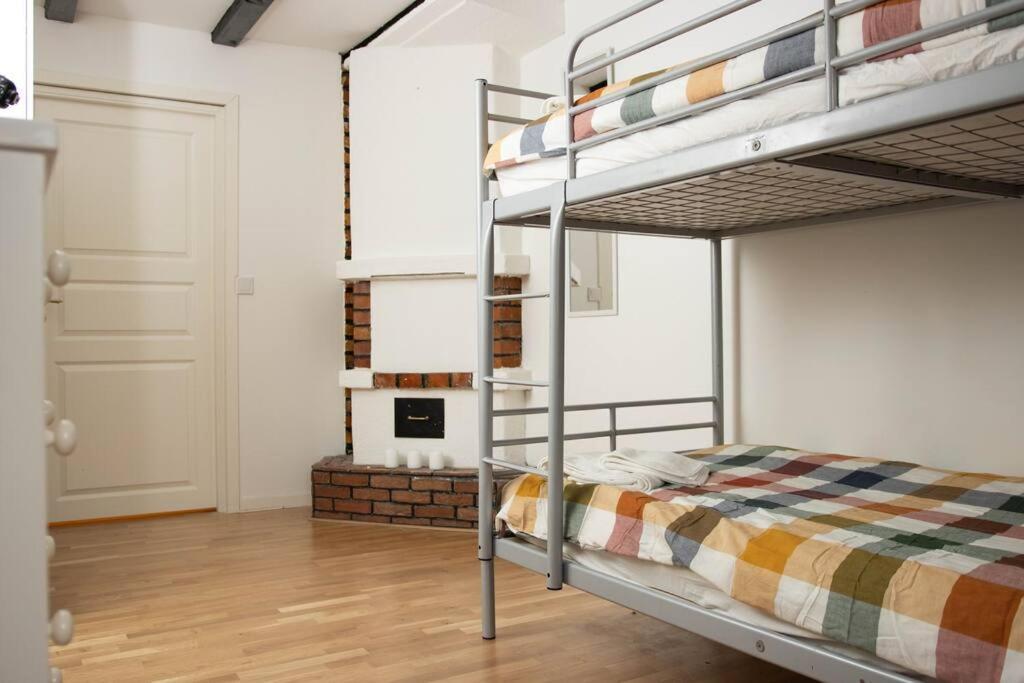 Historical Malt Factory Apartment, 6 Bedrooms, Sleeps 12 , Hot Tub Helsingborg Esterno foto